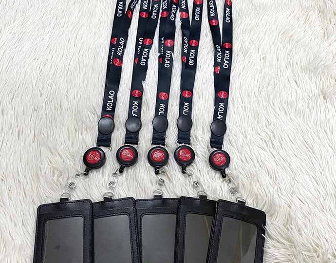 Dây đeo thẻ công sở: Ưu điểm và nhược điểm cần biết