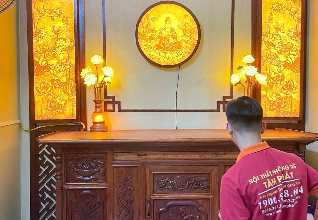 Bàn Thờ Gia Tiên: Nơi Gìn Giữ Hồn Cốt Của Mỗi Gia Đình Việt