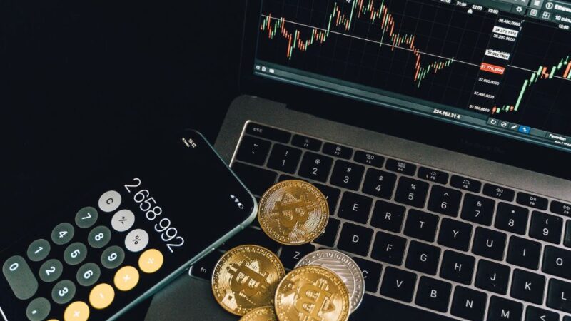 Tại sao Backcom Xm lại là xu hướng của giới trader hiện nay?